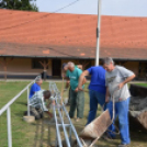 Nézőtéri ülőszékek elhelyezése a szanyi sporttelepen