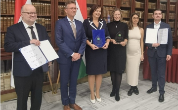 Díjazták a bősárkányi könyvtárt