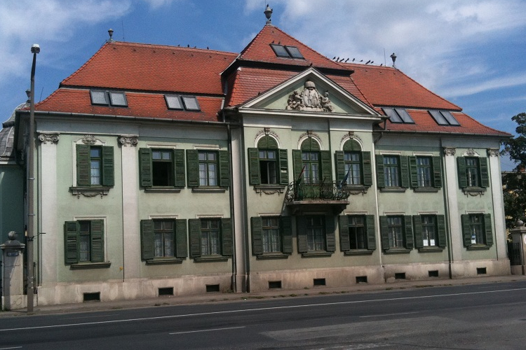 Festés miatt zárva a csornai könyvtár