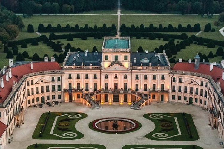Minimuzsika az Esterházy-kastélyban