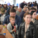 FALUNAPPAL EGYBEKÖTÖTT MAJÁLIS SZANYBAN.