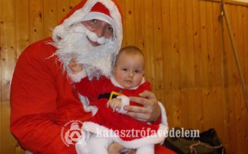 A megye minden megyei tűzoltó laktanyájában járt a Mikulás