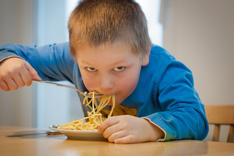 Miért jóval drágább Csornán a gyermekétkeztetés, mint Kapuváron?