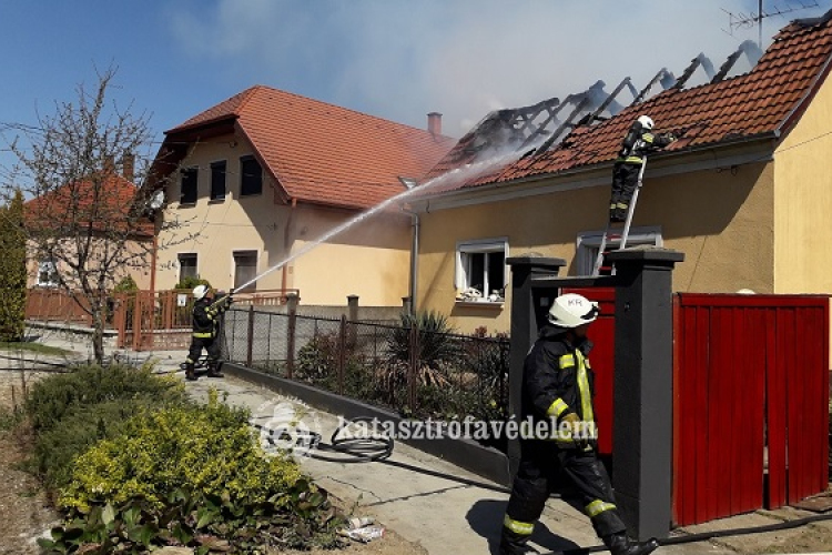 Három hónap alatt 89 lakástűz, 2 halott, 9 sérült a megyében