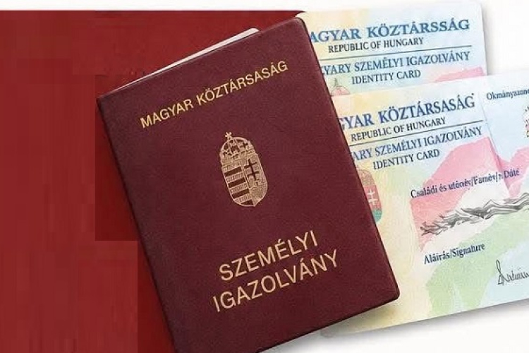 Le kell cserélni a régi típúsú személyi igazolványokat