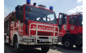 Halálos balesethez, szabadtéri tűzhöz is vonultak a tűzoltók