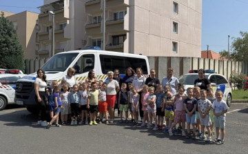 Az Ovi-Zsaru is elköszönt a nagycsoportos óvodásoktól Csornán