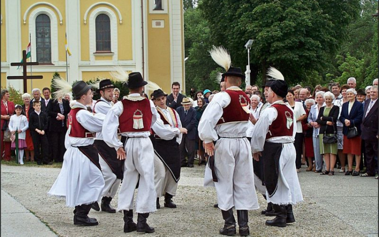 Szent László napi hagyományőrző búcsú Agyagosszergényben