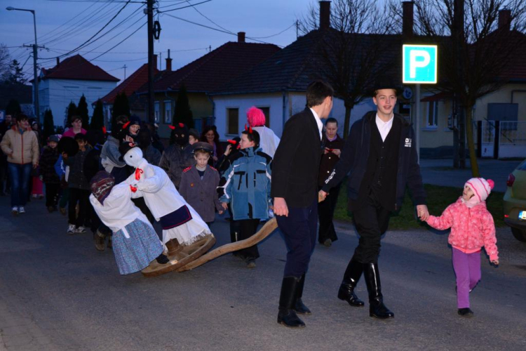 Szili mulatság a farsang farkán Góré-Kata húzással.