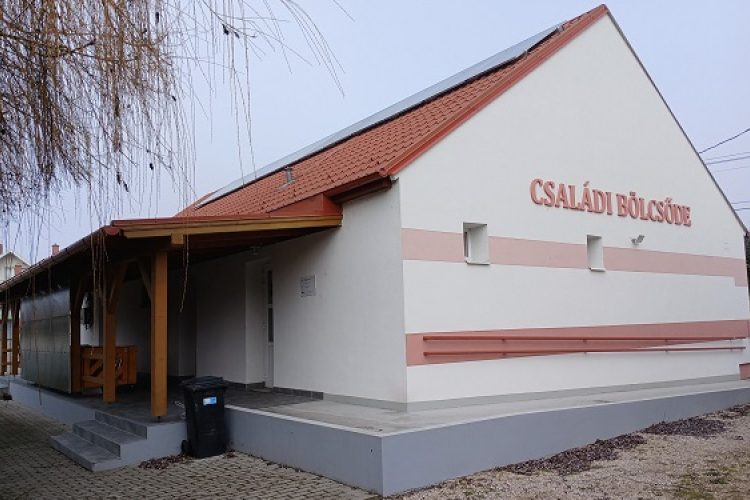 Elkészült a bölcsőde korszerűsítés Kónyban