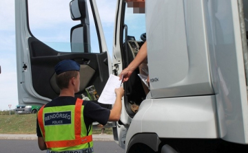 Jövő héten fokozott ellenőrzésre számíthatnak a teherautósok és a buszosok