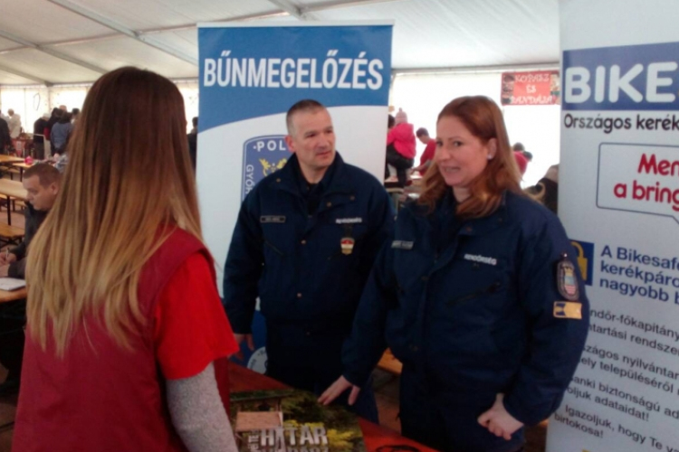 Bűnmegelőzési tanácsadást tartottak a rendőrök Kapuváron