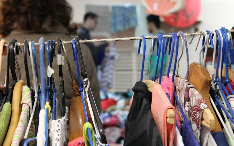 Ingyenes ruhabörze Kapuváron